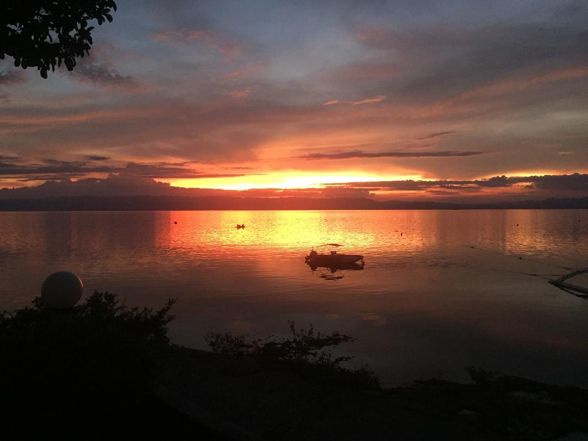 Cabilao Sunset Dive & Beach Resort Loon Eksteriør billede