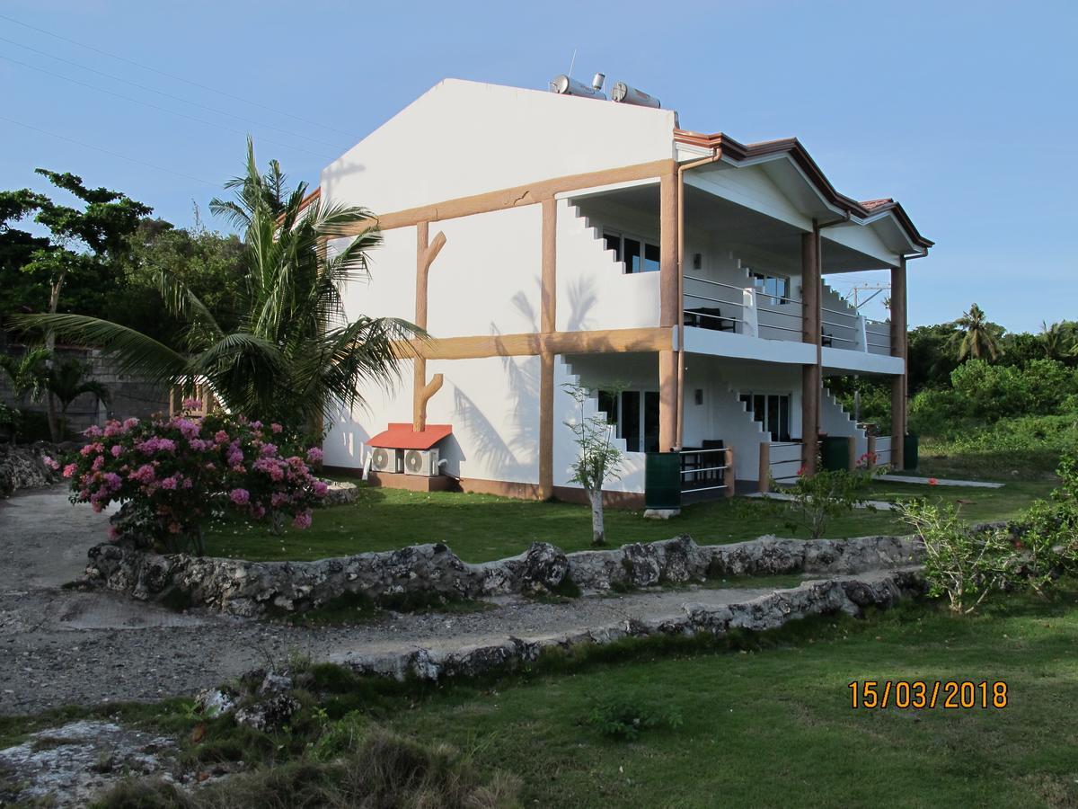 Cabilao Sunset Dive & Beach Resort Loon Eksteriør billede