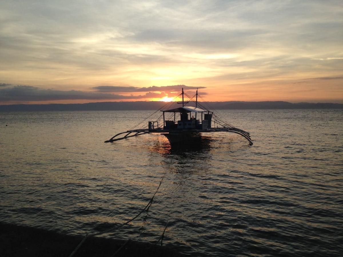 Cabilao Sunset Dive & Beach Resort Loon Eksteriør billede