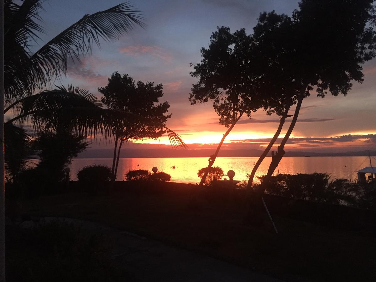 Cabilao Sunset Dive & Beach Resort Loon Eksteriør billede
